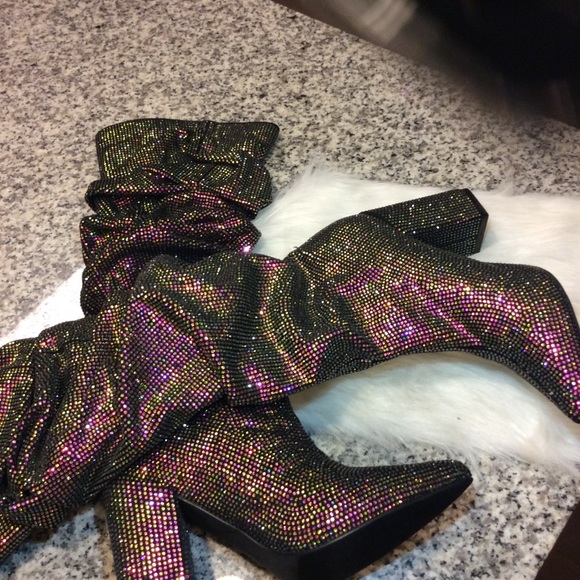 Boots - Picture 4 of 4